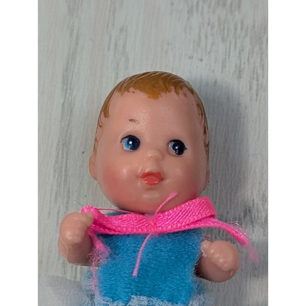 Mattel Barbie Happy Family Baby Krissy Vintage blue pink brown hair used